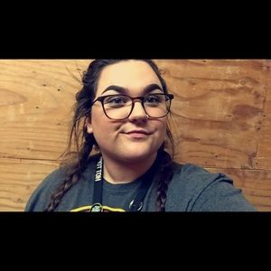 Meet your Posher, Stephanie